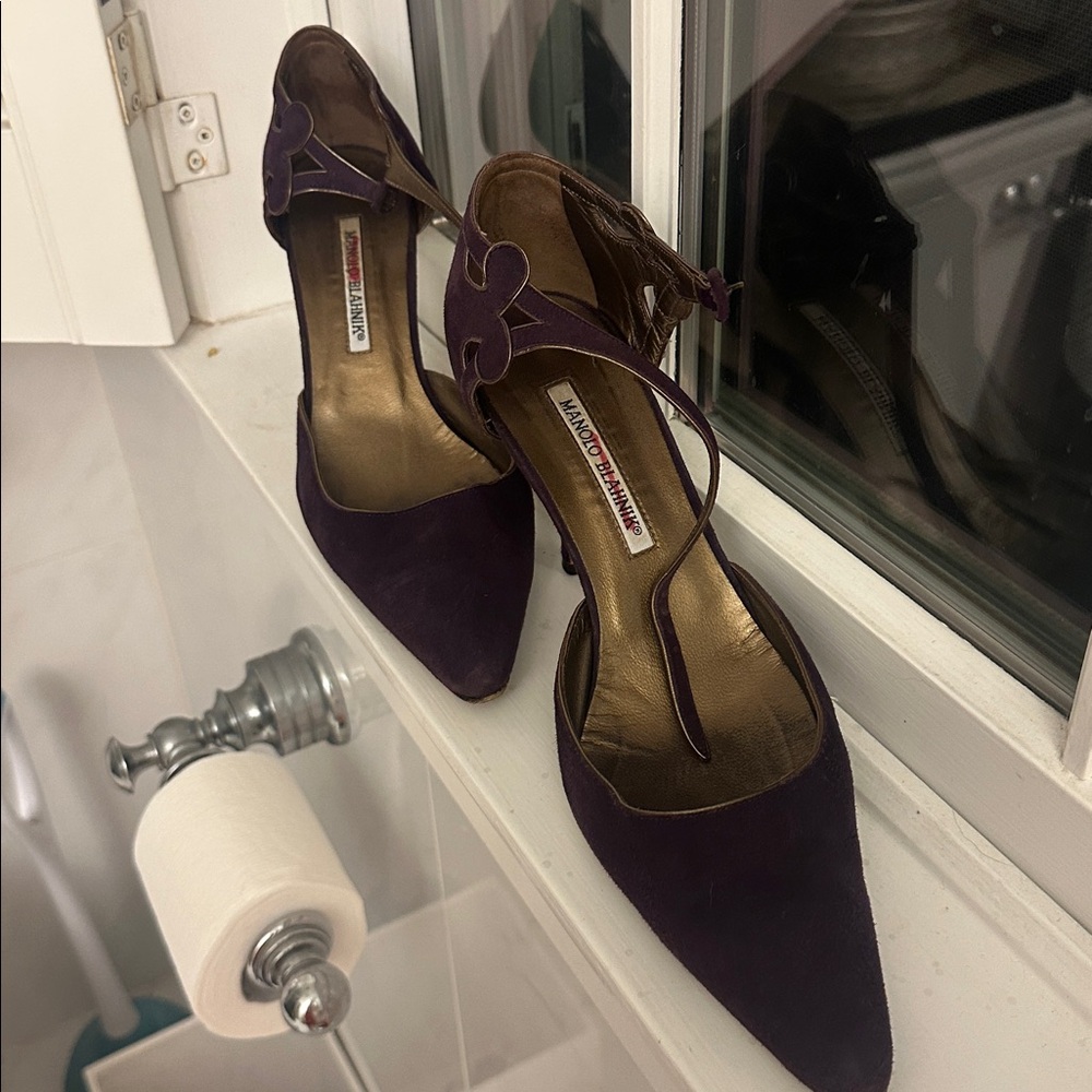 Manolo Blahnik Dark Purple suede gold edges strap detail Euc Heels $585 39 9 - Picture 14 of 16